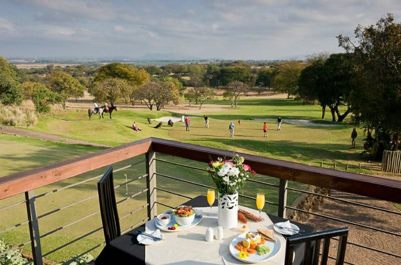 SEASONS GOLF CLUB: 4 Ball deal + Carts for just R1 399,99!