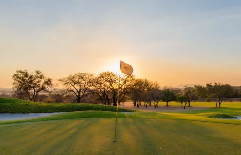 SEASONS GOLF CLUB: 2 Ball deal + Cart for just R749.99