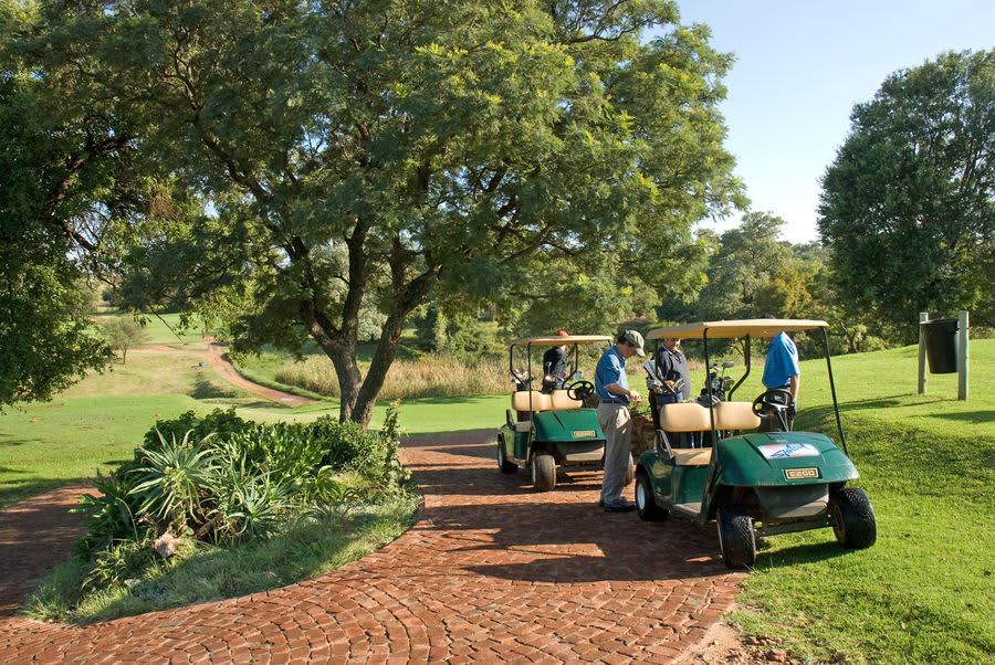 SEASONS GOLF CLUB: 2 Ball deal + Cart for just R749.99