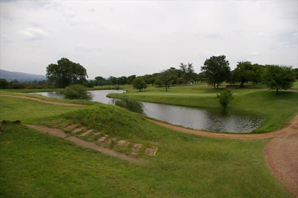 SEASONS GOLF CLUB: 2 Ball deal + Cart for just R749.99