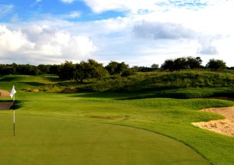 JACKAL CREEK GOLF ESTATE: 4-Ball deal & Carts for just R1 949,99!