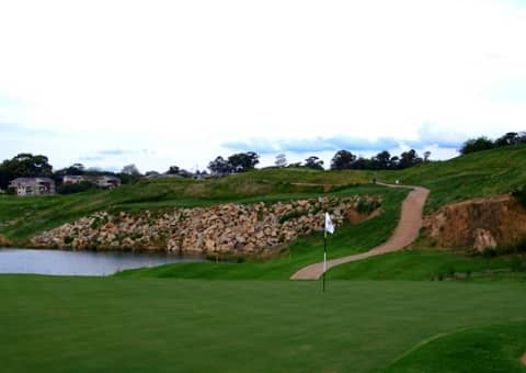 JACKAL CREEK GOLF ESTATE: 4-Ball deal & Carts for just R1 949,99!