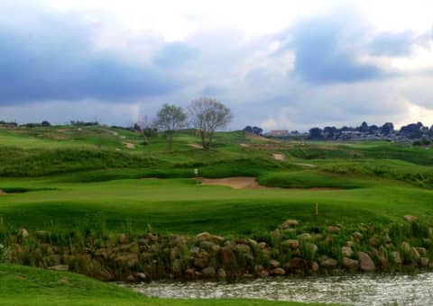 JACKAL CREEK GOLF ESTATE: 4-Ball deal & Carts for just R1 949,99!