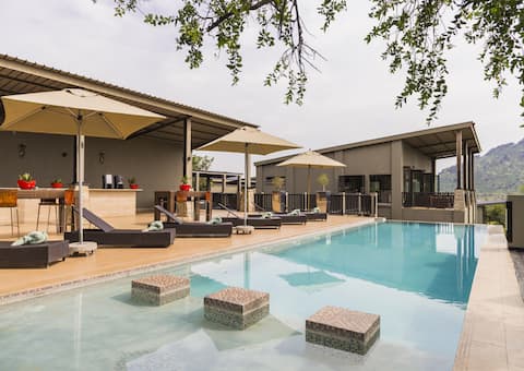 Shepherd&#039;s Tree Game Lodge: 1 Night Luxury Stay for 2 People + All Meals &amp; 2 Game Drives Daily!