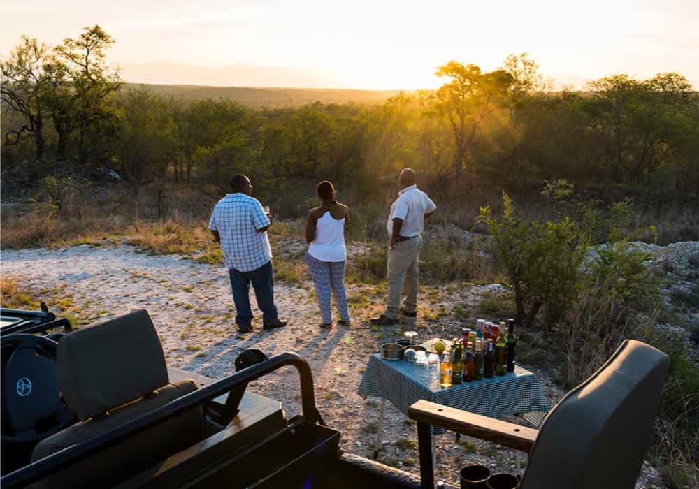 4* Makalali Private Game Lodge, MAIN LODGE: 1 Night Couple or Family Stay in a Superior Suite + All Meals & 2 Game Drives per night!