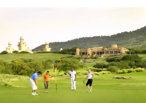 LOST CITY GOLF COURSE: 4-Ball deal INCLUDING Carts + Halfway House for only R3 919,99!