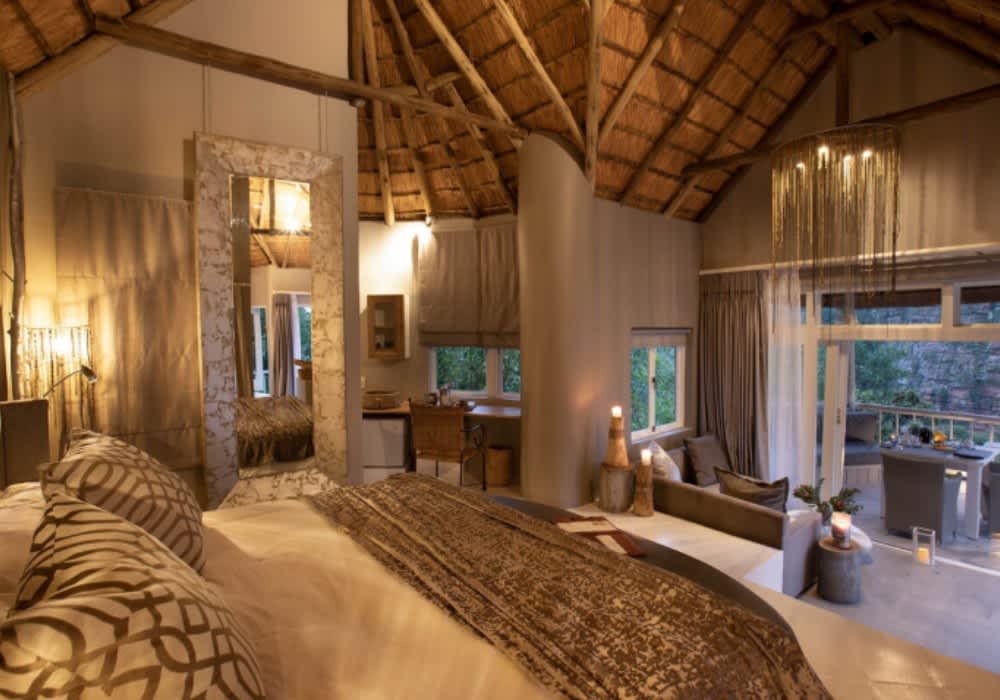 CLIFFTOP Exclusive Safari Hideaway, Welgevonden Private Game Reserve- 1 Night Luxury MIDWEEK Stay for 2 + 3 Meals + Selected Drinks + 2 Daily Safaris!