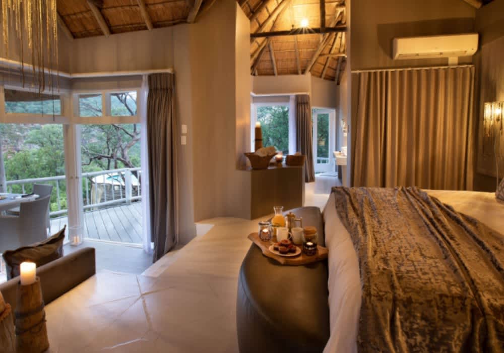 CLIFFTOP Exclusive Safari Hideaway, Welgevonden Private Game Reserve- 1 Night Luxury MIDWEEK Stay for 2 + 3 Meals + Selected Drinks + 2 Daily Safaris!