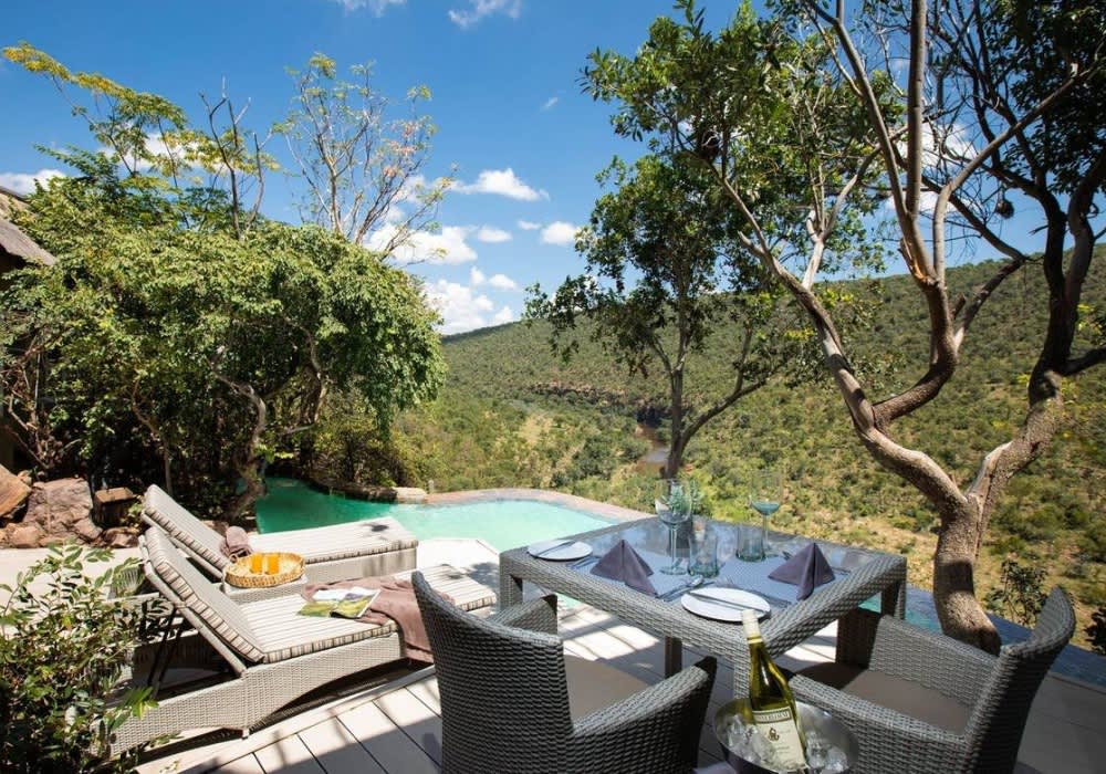 CLIFFTOP Exclusive Safari Hideaway, Welgevonden Private Game Reserve- 1 Night Luxury MIDWEEK Stay for 2 + 3 Meals + Selected Drinks + 2 Daily Safaris!