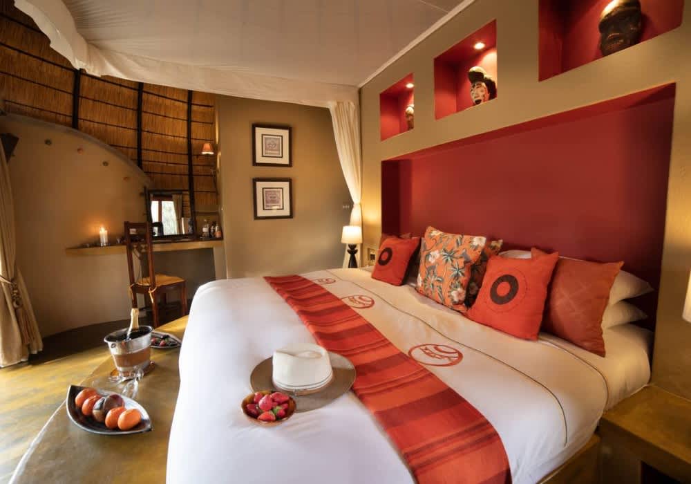 2024 SPECIAL OFFER: Hoyo Hoyo Safari Lodge, Kruger National Park: 1 Night Luxury Stay For 2 + 3 Meals + Drinks + 2 Safaris Daily!