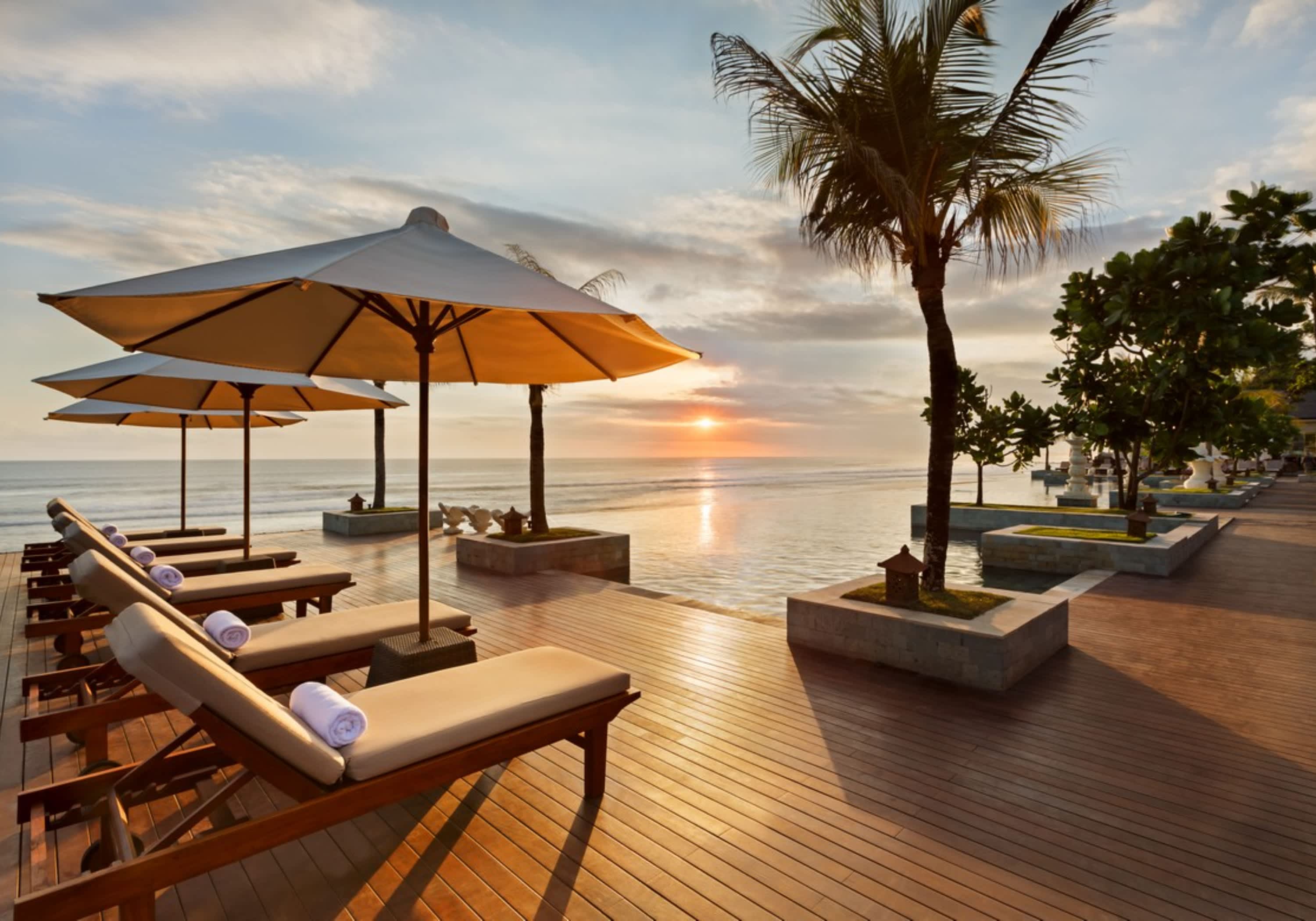 5* THE SEMINYAK BEACH RESORT, Seminyak Bali- 7 Nights Luxury Stay &amp; Breakfast + Flights ex JHB from R41 750 pps!