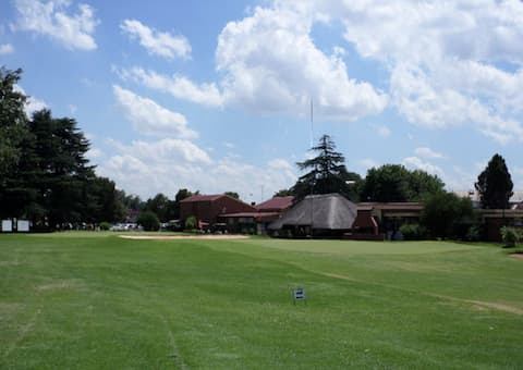 ROYAL OAK COUNTRY CLUB: 4-Ball Deal for just R699,99