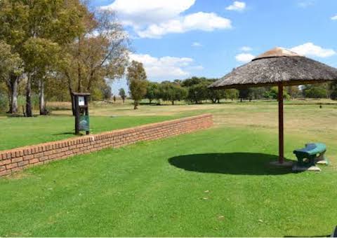 ROYAL OAK COUNTRY CLUB: 2-Ball Deal for just R359,99