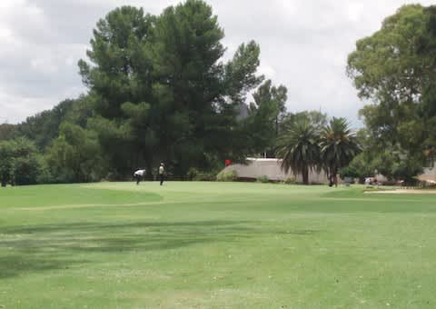 SERVICES GOLF CLUB: 2-ball Deal for only R389!