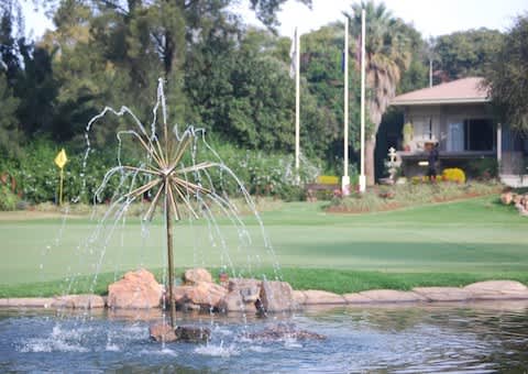 SERVICES GOLF CLUB: 2-ball Deal for only R389!