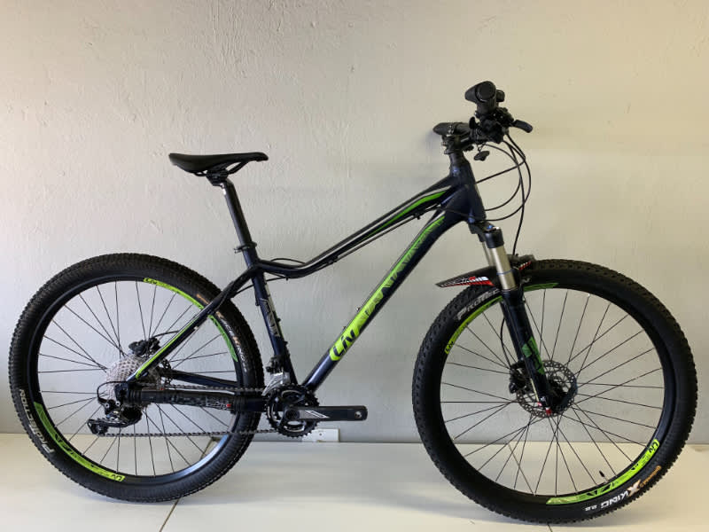 2017 Pre-Owned Giant Liv Tempt 2 27.5inch Mountain Bike Medium