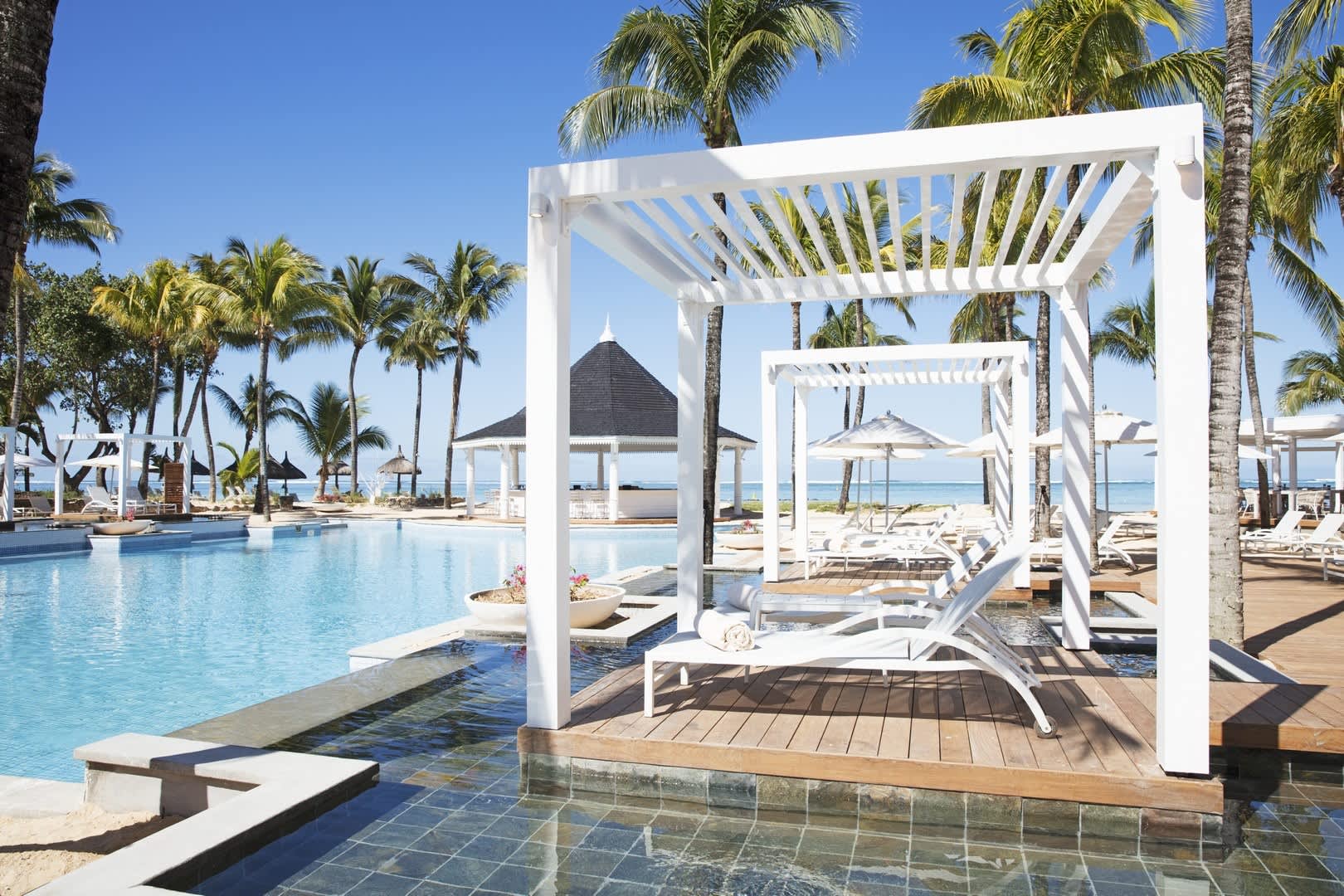 FAMILY STAY at The 5* HERITAGE LE TELFAIR, South Coast Mauritius- 7 Nights LUXURY Stay + Breakfast & Dinner + Flights & Comp green fees from R97 380!!