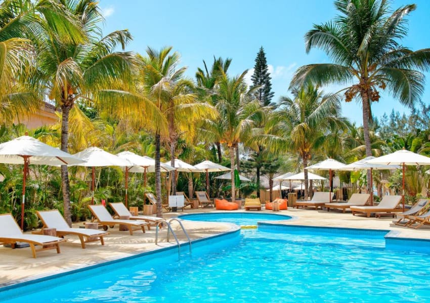 3* FRIDAY ATTITUDE, East Coast Mauritius: 7 Nights Stay + Flights ex JHB & Breakfast + Dinner from Only R23 550 pps!