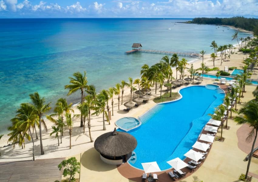 5* Le Meridien Ile Maurice, North West Coast Mauritius - 7 Nights LUXURY Stay + Breakfast & Dinner + Flights from R43 935 pps!