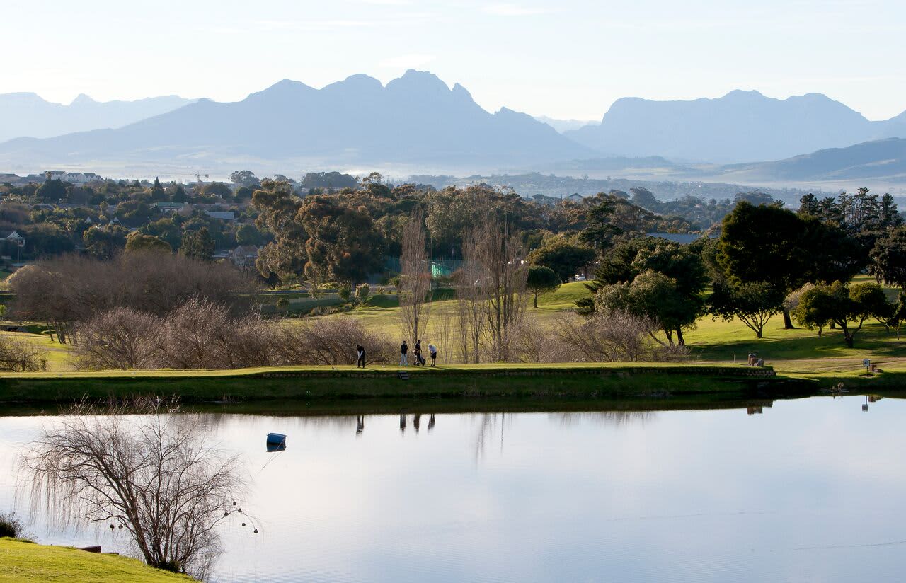 BELLVILLE GOLF CLUB: 2-Ball Deal for just R389,99!