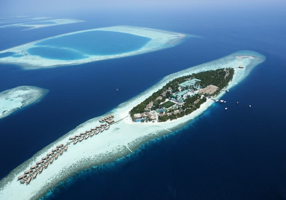 4* VILAMENDHOO ISLAND RESORT & SPA, Maldives, South Ari Atoll: 7 Nights Full Board Stay + Flights + Seaplane Transfers from R43 860 pps!