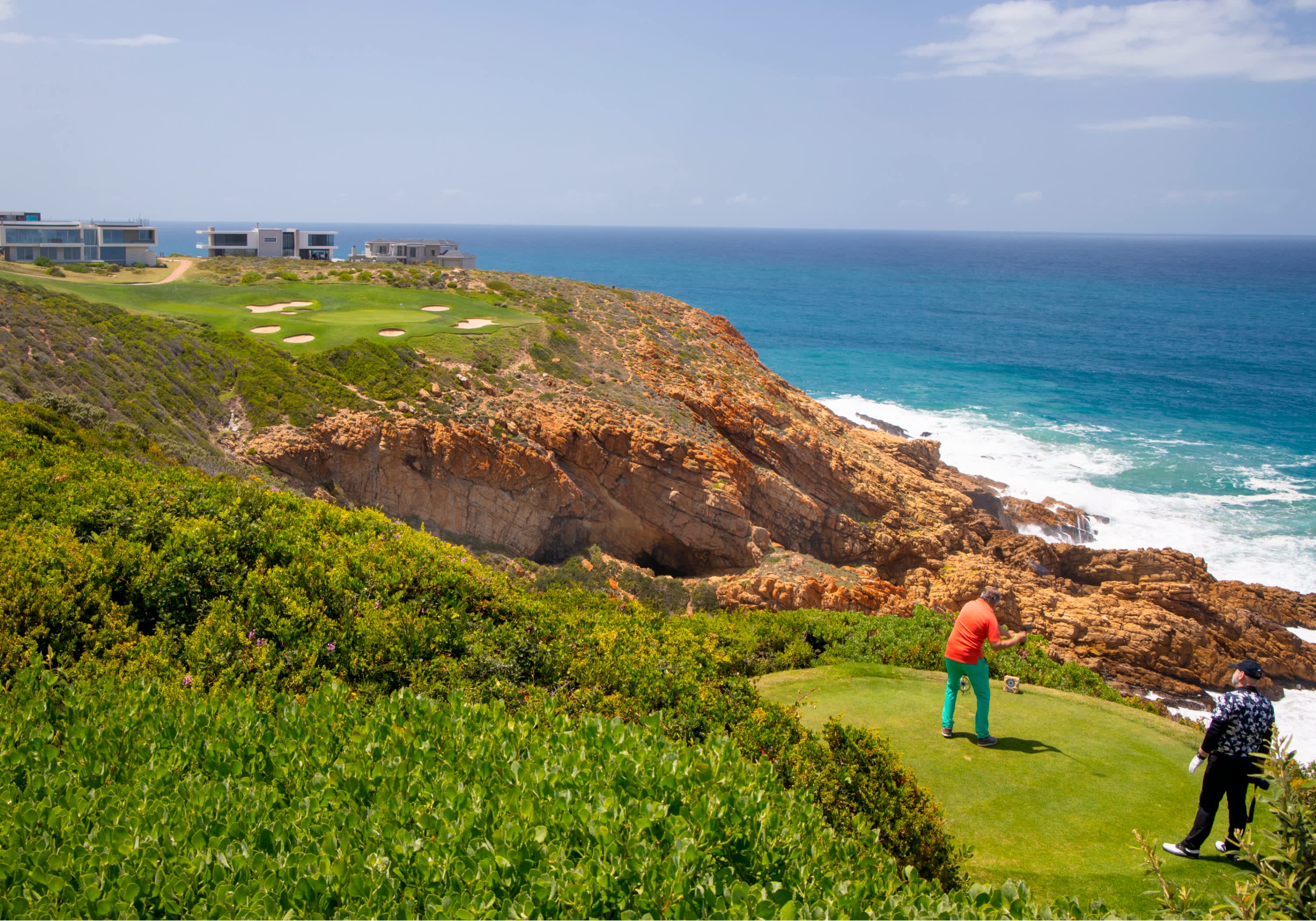 GOLF TOUR SPECIAL -  4 Ball + Carts at PINNACLE POINT GOLF COURSE + 2 Night Stay for 4 at Hartenbos Beach House in Mossel Bay!