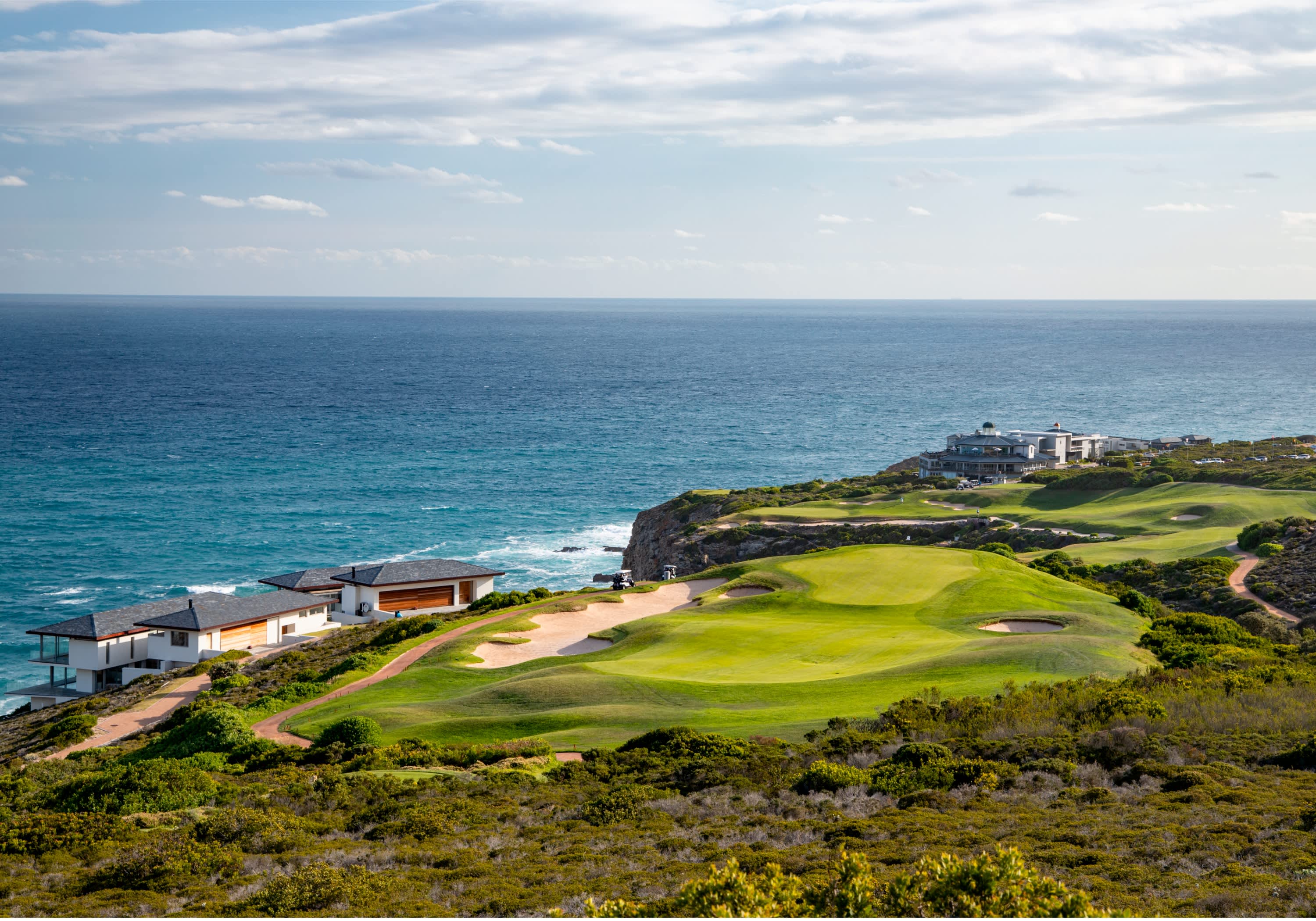 GOLF TOUR SPECIAL -  4 Ball + Carts at PINNACLE POINT GOLF COURSE + 2 Night Stay for 4 at Hartenbos Beach House in Mossel Bay!