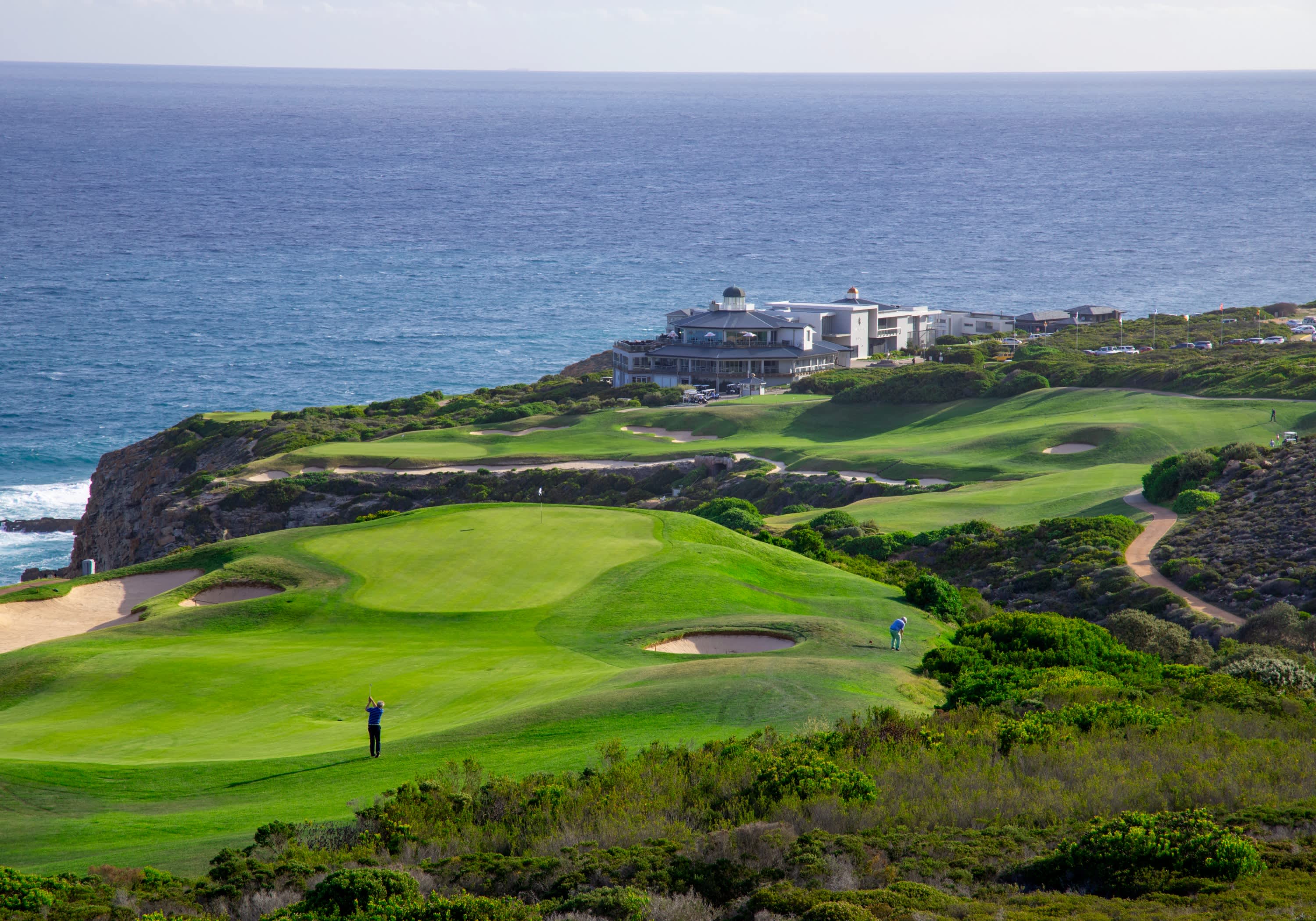 GOLF TOUR - 4 Ball + Carts at PINNACLE POINT GOLF COURSE + 2 Night Stay for 4 at HARTENBOS RIVER LODGE in Mossel Bay!