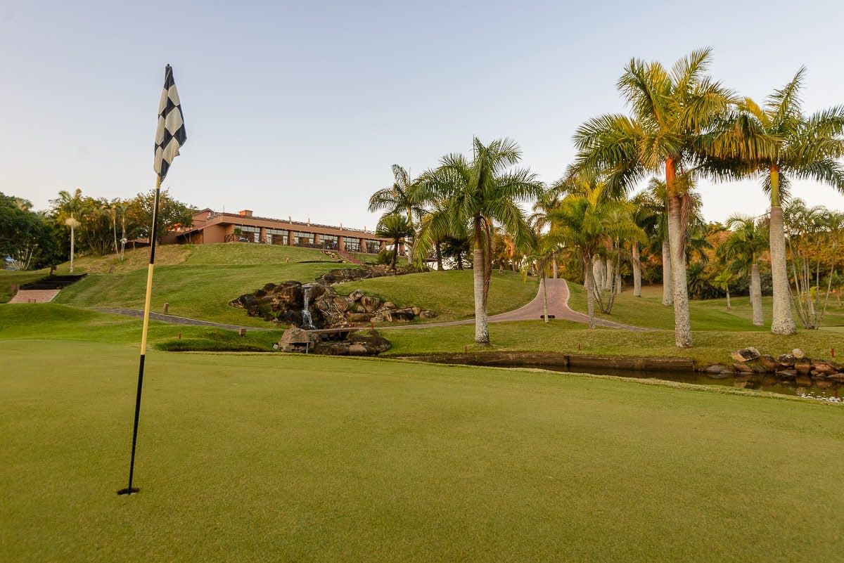 SAN LAMEER COUNTRY CLUB: 4-Ball Deal INCLUDING Carts for only R2049.99!