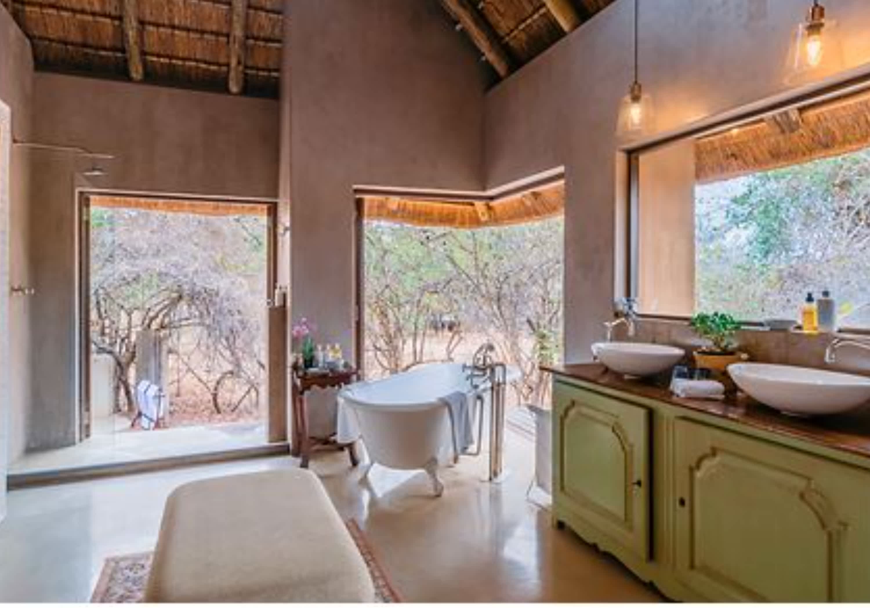 SIVITI TIMBAVATI PLAINS, Greater Kruger National Park - 1 Night LUXURY Stay for 2 in a Suite - All Meals + 2 Game Drives from R14 149,99 Per Person Per Night!