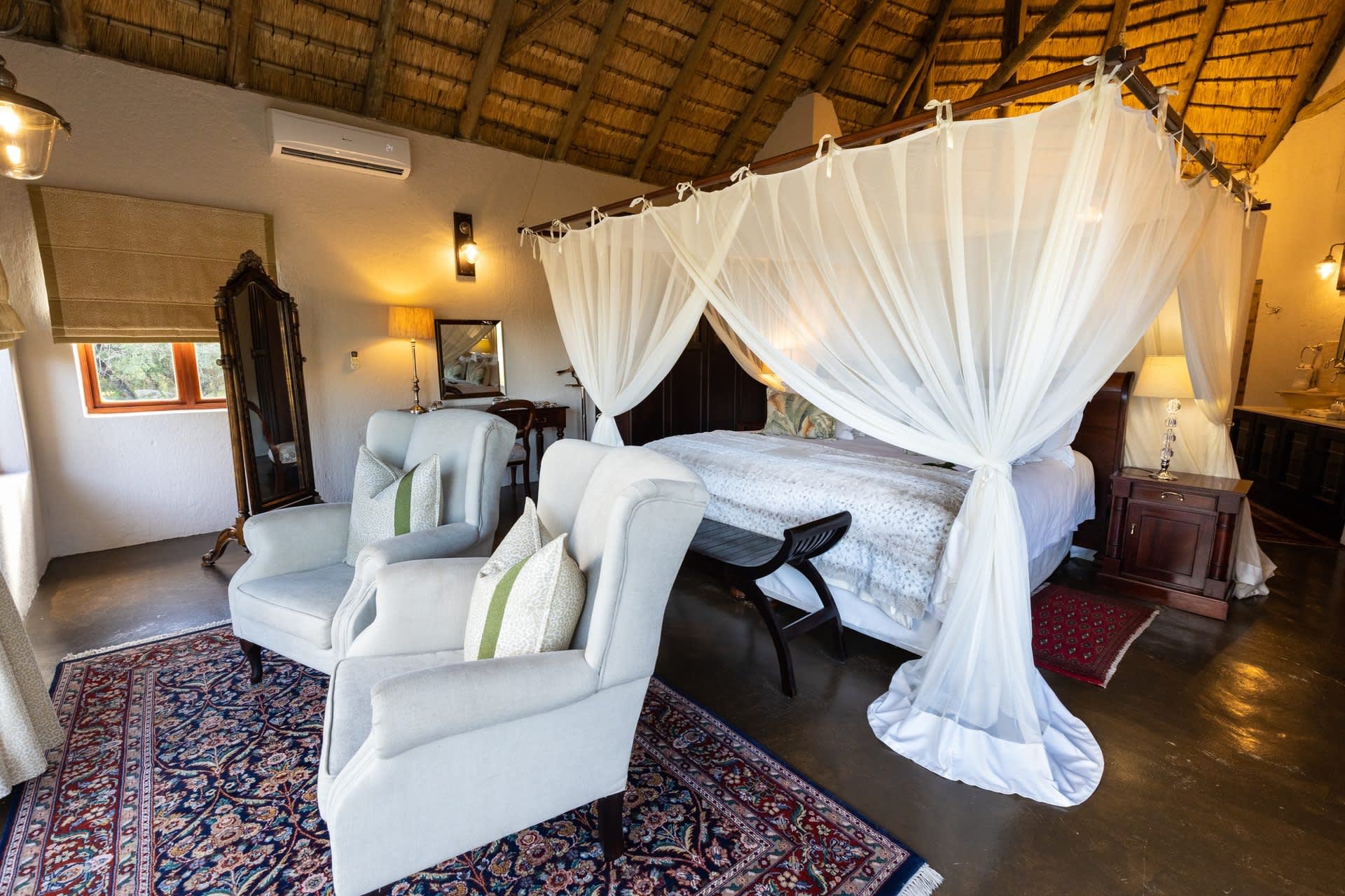 5* TINTSWALO SAFARI LODGE - Manyeleti Nature Reserve- 1 Night LUXURY Stay for 4 people + All Meals + House Drinks & 2 Private Safari Activities!