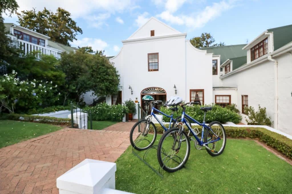 THE CELLARS- HOHENORT, Constantia, Cape Town: 1 Night Stay for 2 people Sharing + Breakfast + Welcome Drink & STAY + PAY OFFERS AVAILABLE!