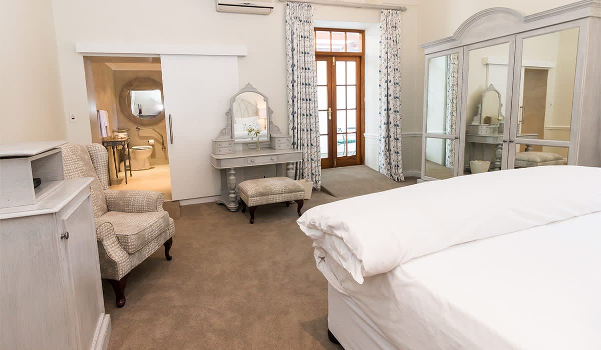 THE CELLARS- HOHENORT, Constantia, Cape Town: 1 Night Stay for 2 people Sharing + Breakfast + Welcome Drink & STAY + PAY OFFERS AVAILABLE!