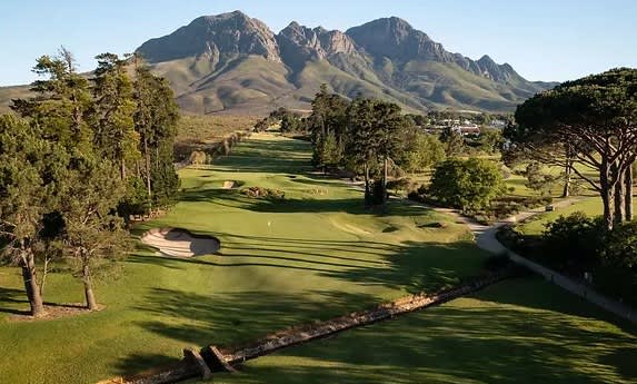 ERINVALE GOLF CLUB: 4-Ball + GPS Carts at this spectacular Gary Player design for only R2 999.99!