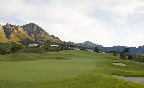 ERINVALE GOLF CLUB: 4-Ball + GPS Carts at this spectacular Gary Player design for only R2 999.99!