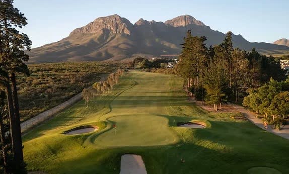 ERINVALE GOLF CLUB: 4-Ball + GPS Carts at this spectacular Gary Player design for only R2 999.99!