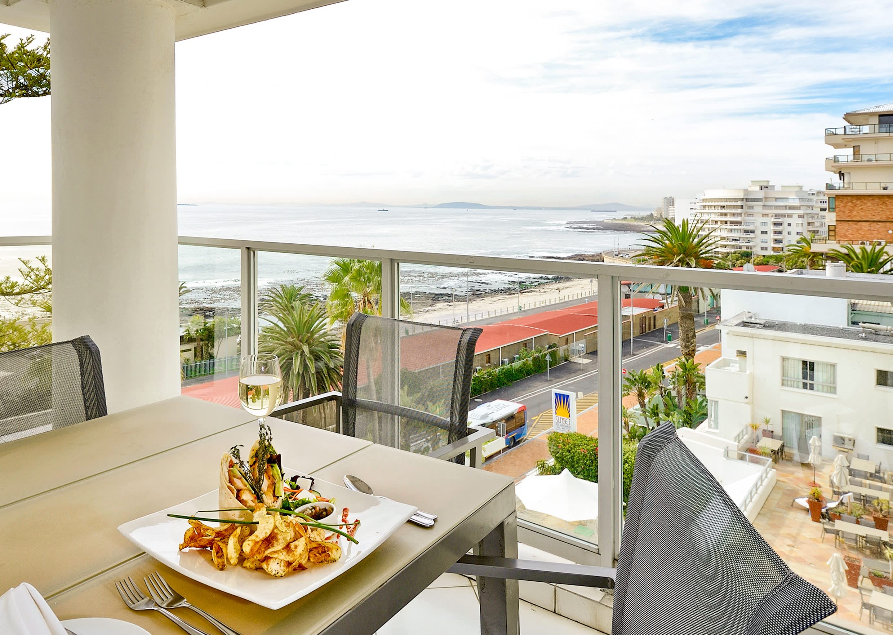 THE PENINSULA ALL - SUITE HOTEL, Sea Point - 1 Night Stay for 2 + Breakfast from R2 699 per night!