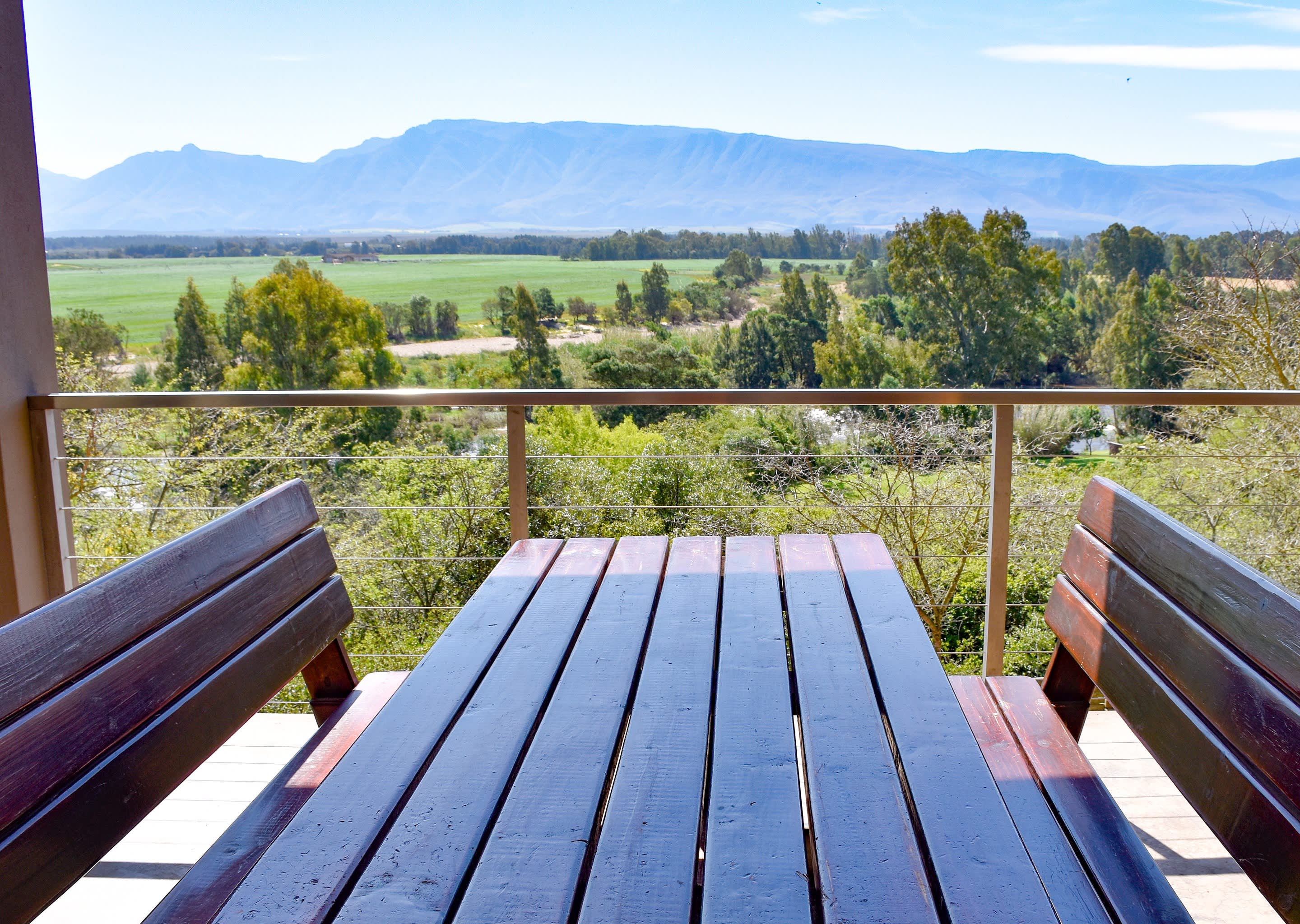 STONEHILL RIVER LODGE, Swellendam - Self Catering Stays in a 2/4 Bedroom Villa!