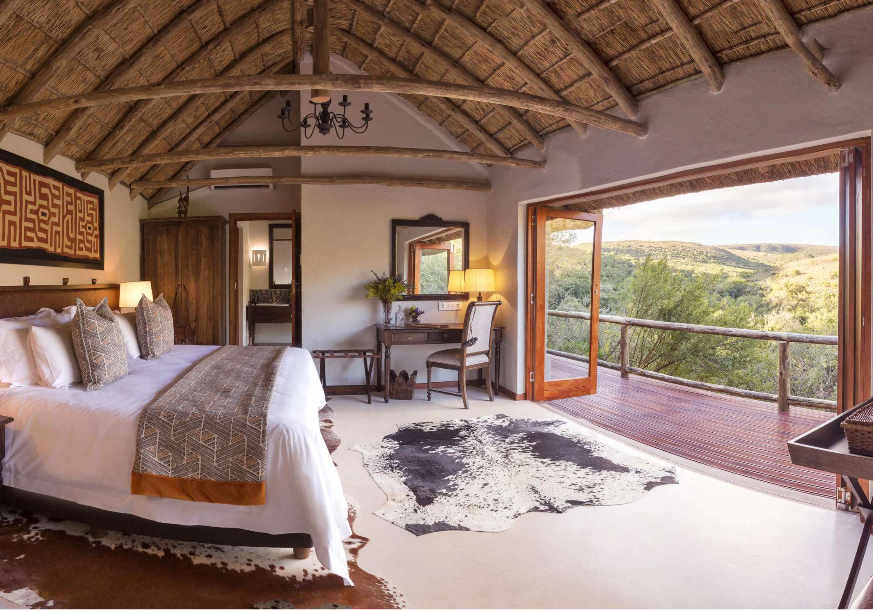 LENTABA SAFARI LODGE, Lalibela Game Reserve, Grahamstown “lodge on the hillside”: 1 Night Stay for 2 Adults + All Meals + 2 Game Drives Daily + Local Drinks!