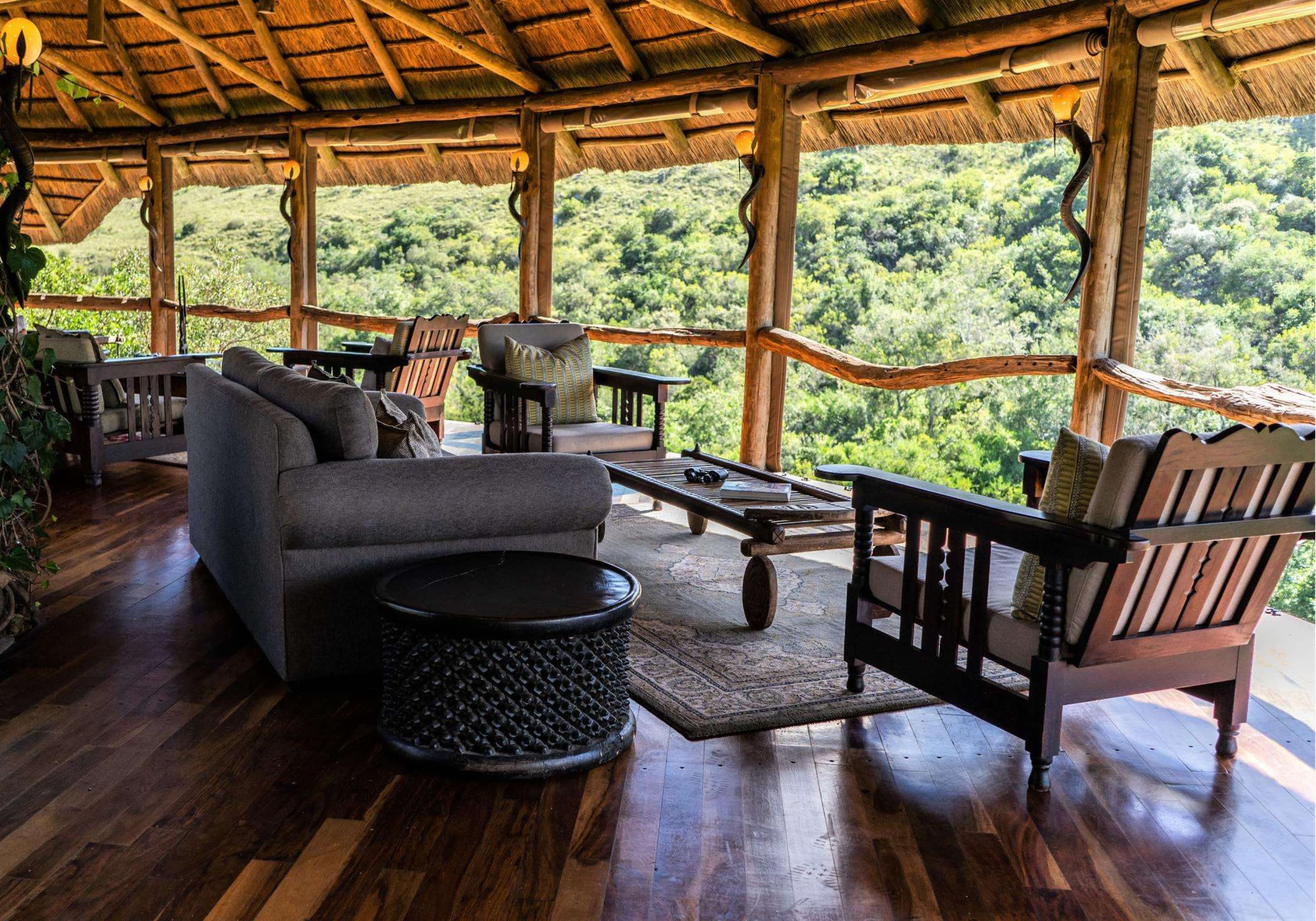 LENTABA SAFARI LODGE, Lalibela Game Reserve, Grahamstown “lodge on the hillside”: 1 Night Stay for 2 Adults + All Meals + 2 Game Drives Daily + Local Drinks!