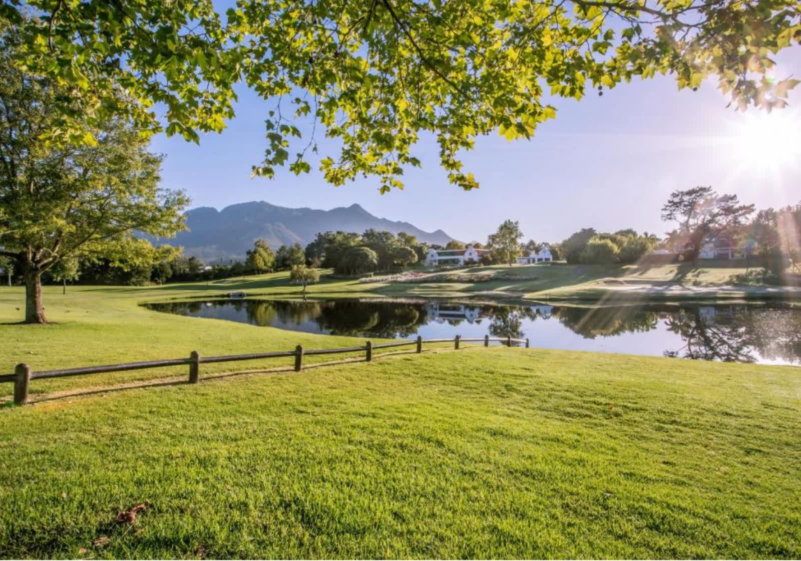 FANCOURT: 2 Person Golf Tour Special - 2 Nights Stay for 2 + 1 Round of Golf Per Day on Montagu OR Outeniqua Or Spa Vouchers!