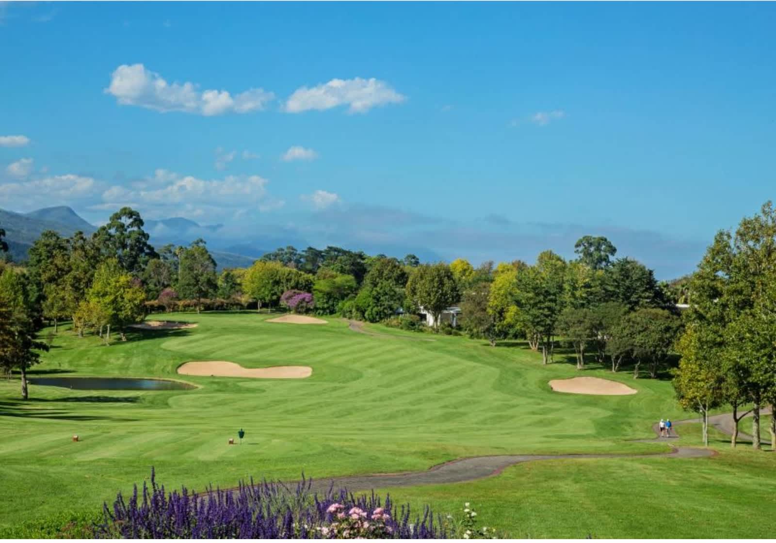 FANCOURT: 2 Person Golf Tour Special - 2 Nights Stay for 2 + 1 Round of Golf Per Day on Montagu OR Outeniqua Or Spa Vouchers!