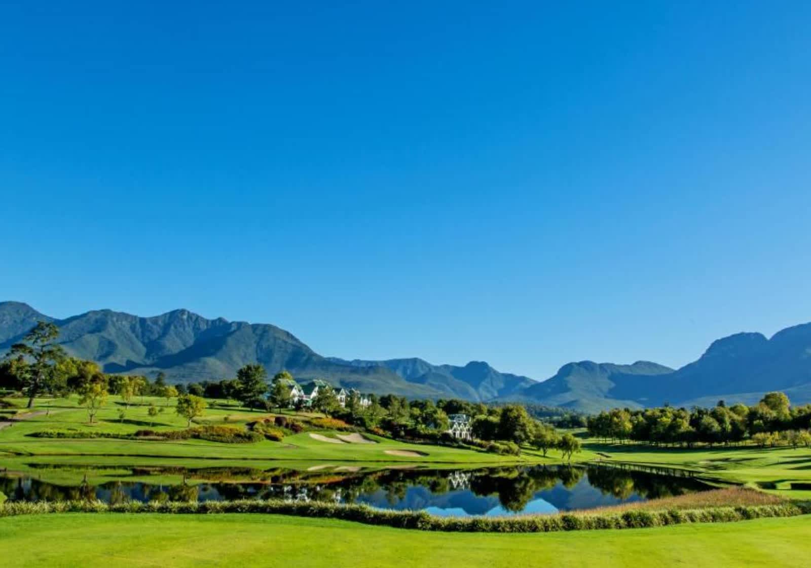 FANCOURT: 2 Person Golf Tour Special - 2 Nights Stay for 2 + 1 Round of Golf Per Day on Montagu OR Outeniqua Or Spa Vouchers!