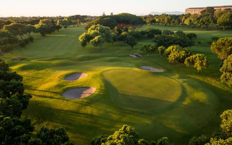 Rondebosch Golf Club: 4-Ball + 1 Halfway House item pp only R2 599!