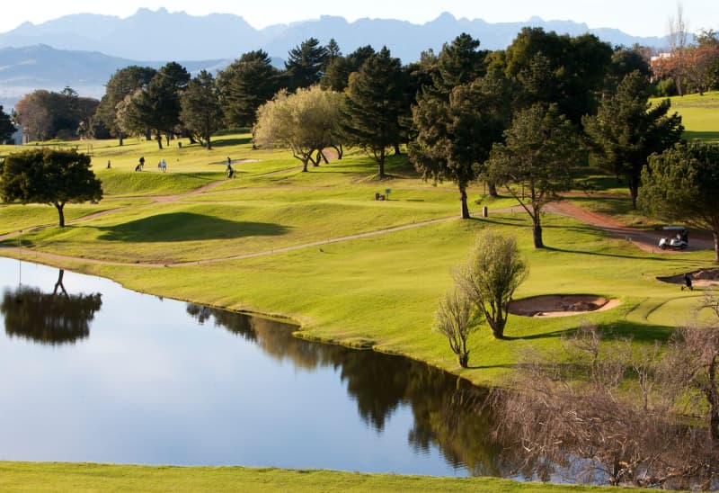Bellville Golf Club: 2-Ball Only R599,99!
