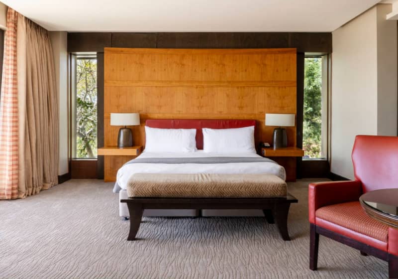 PEZULA NATURE RETREAT: 1  Night stay for 2 in a Nature Large Suite with a Wood Fired Hot Tub including Dinner, Bed & Breakfast + 18 Holes with shared cart
