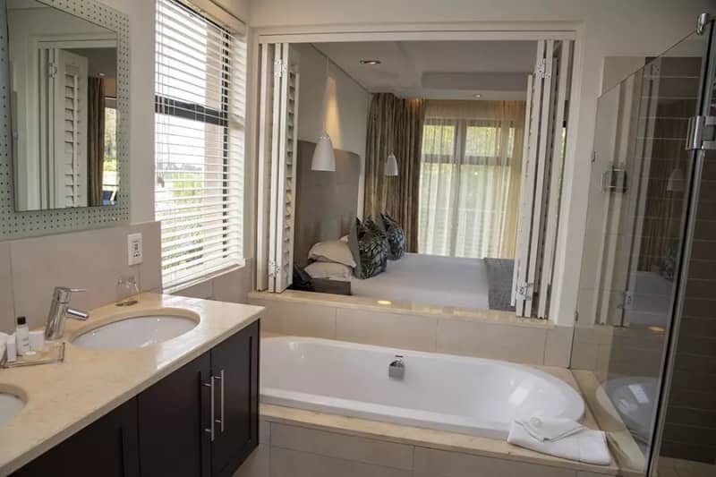 Simola Hotel Country Club & Spa: 1 Night stay in a 1 Bedroom Luxury Suite for 2 Sharing B&B PLUS 2 Ball + shared cart!