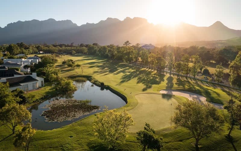 Erinvale Golf Club: 4-Ball + GPS Carts + 4 Waters + Range Balls - R4 499!