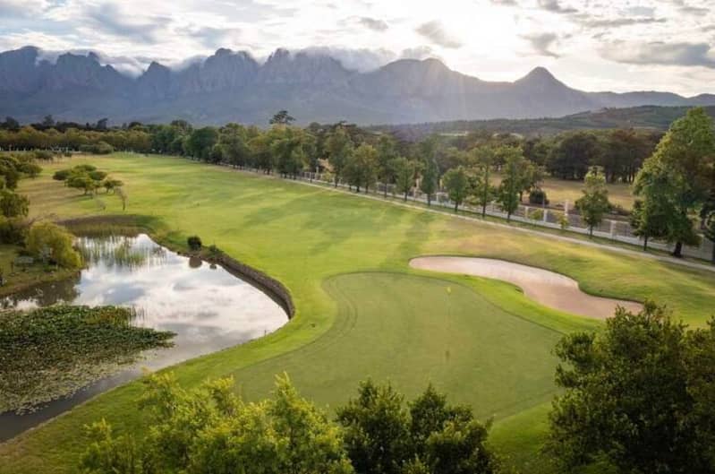 Erinvale Golf Club: 4-Ball + GPS Carts + 4 Waters + Range Balls - R4 499!