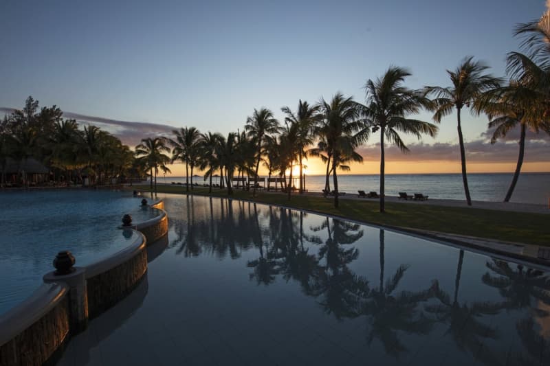 Flook Friday Dream Deal for Family of 4 to Mauritius: 5 Night Play & Stay at 5* Dinarobin Beachcomber Golf Resort & Spa + Flights + Breakfast + Dinner from less than R20 999 Per Person